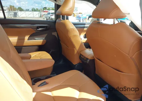 2021 Toyota Highlander Platinum from USA, damaged, VIN 5TDFZRBH5MS106874